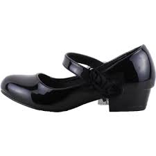 Fekete, csillogó díszes, kopogós cipő